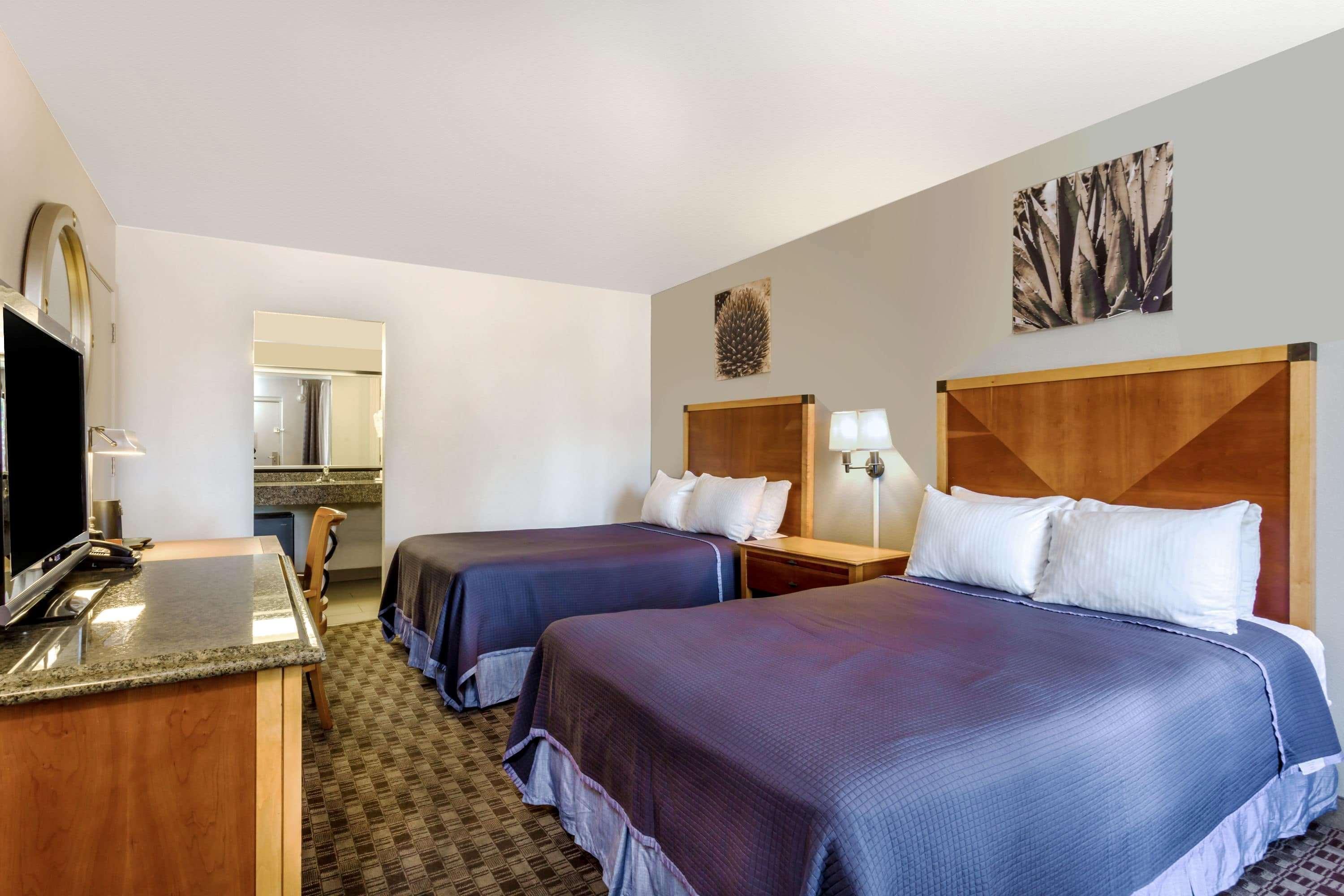 Howard Johnson By Wyndham Scottsdale Old Town Ngoại thất bức ảnh