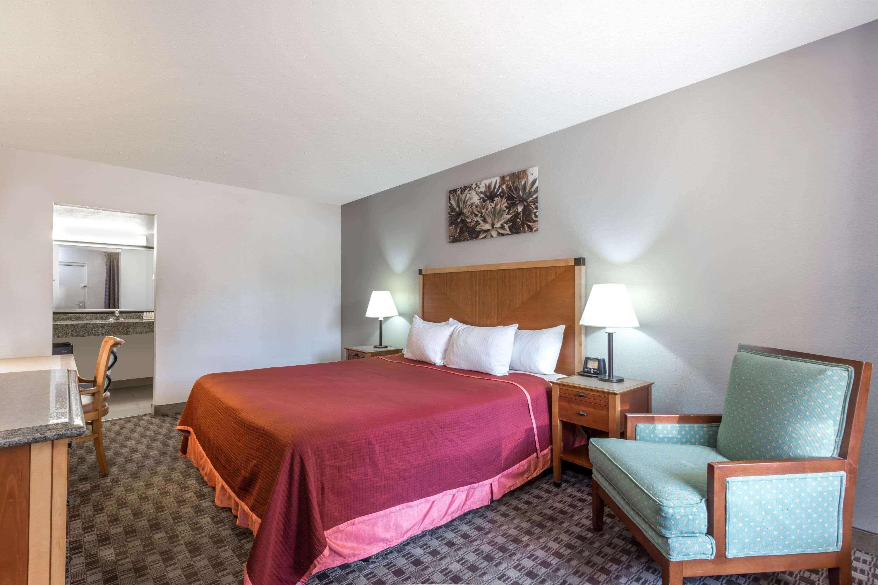 Howard Johnson By Wyndham Scottsdale Old Town Ngoại thất bức ảnh