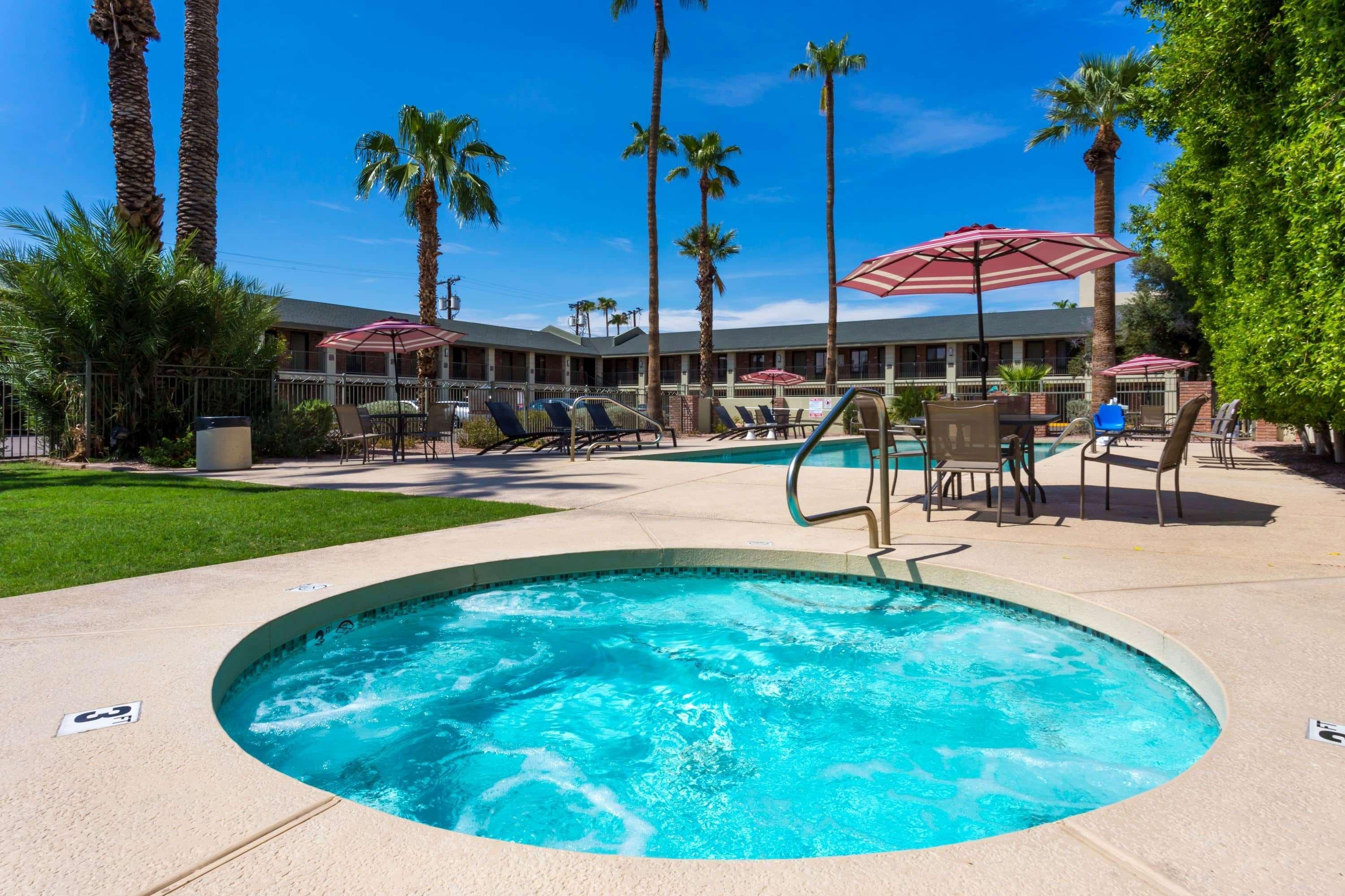 Howard Johnson By Wyndham Scottsdale Old Town Ngoại thất bức ảnh