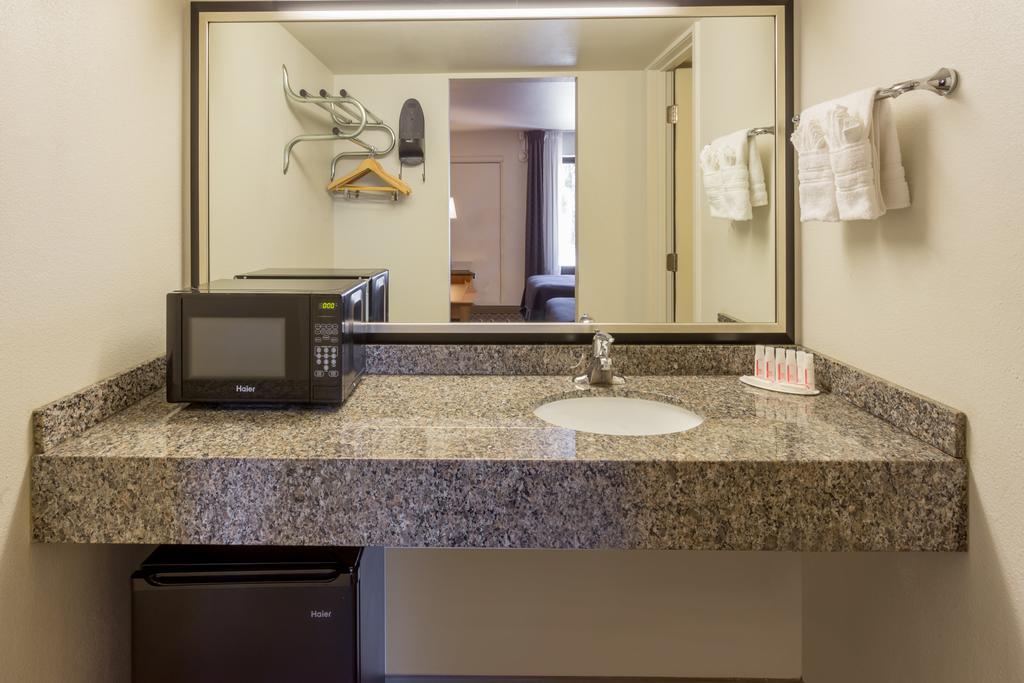 Howard Johnson By Wyndham Scottsdale Old Town Ngoại thất bức ảnh