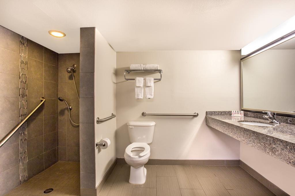 Howard Johnson By Wyndham Scottsdale Old Town Ngoại thất bức ảnh