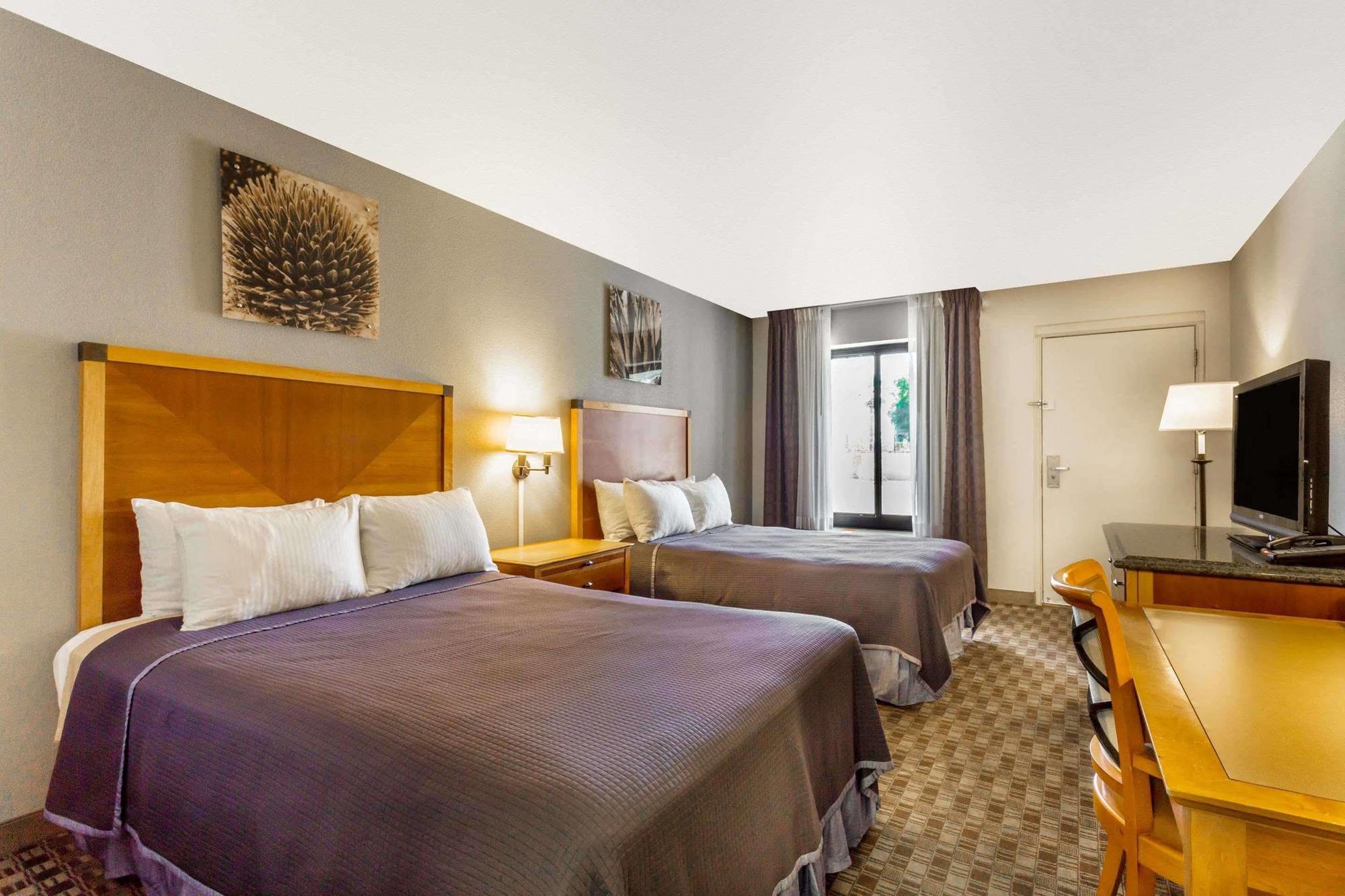 Howard Johnson By Wyndham Scottsdale Old Town Ngoại thất bức ảnh